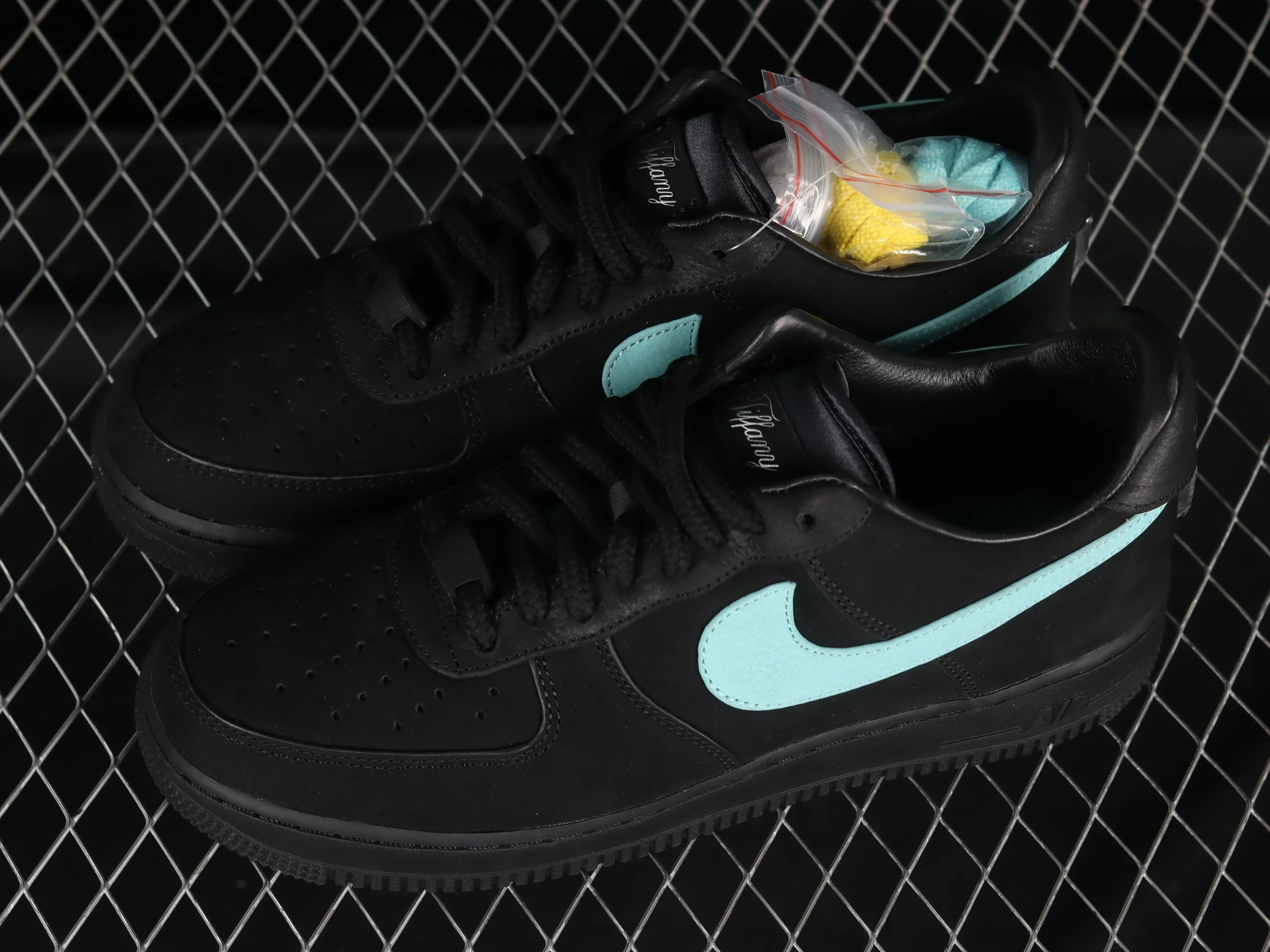 All categories Nk Air Force 1 Air Force series Nk Air Force 1 Low Air Force low-top LW version TIFFANY & CO.／Tiffany x Nk Air Force 1 Low "1837" Tiffany co-branded Air Force 1 low-top casual sneakers DZ1382-001